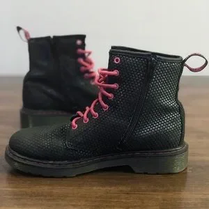 Dr marten delaney size 4 deals